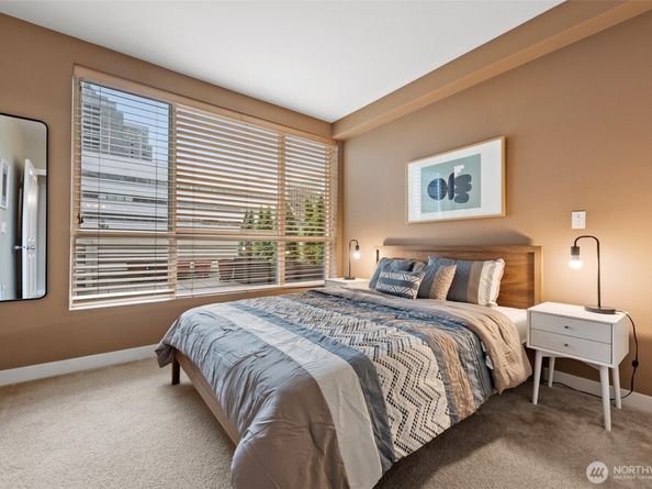 300 110th Avenue NE 515, Bellevue WA 98004