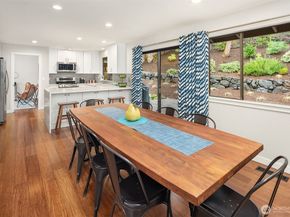 6700 81st Avenue SE, Mercer Island WA 98040