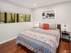 6700 81st Avenue SE, Mercer Island WA 98040