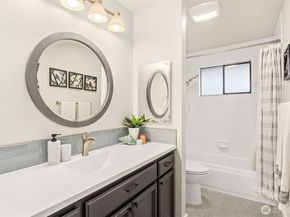 6700 81st Avenue SE, Mercer Island WA 98040