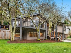 6700 81st Avenue SE, Mercer Island WA 98040