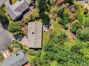 12516 SE 4th Place, Bellevue WA 98005