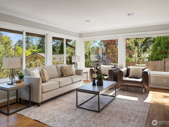 12516 SE 4th Place, Bellevue WA 98005