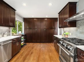 12516 SE 4th Place, Bellevue WA 98005