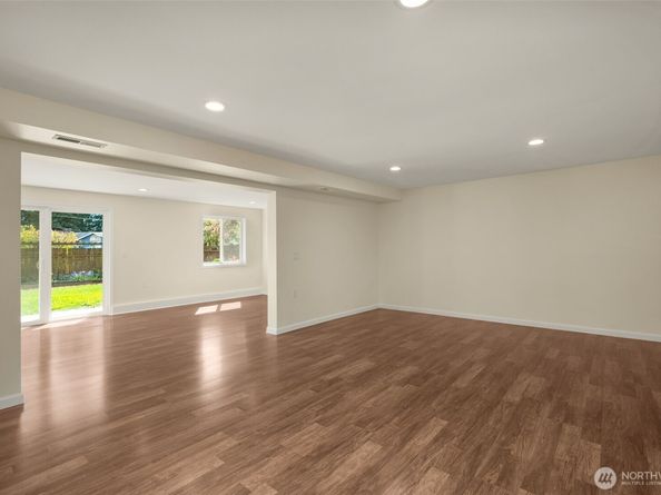 16204 Main Street, Bellevue WA 98008