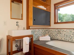 2770 Westlake Avenue N 6, Seattle WA 98109