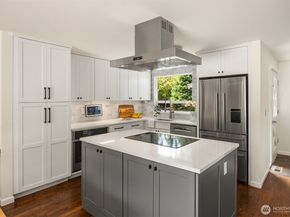 10430 NE Cascade Avenue, Bainbridge Island WA 98110