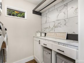 10430 NE Cascade Avenue, Bainbridge Island WA 98110