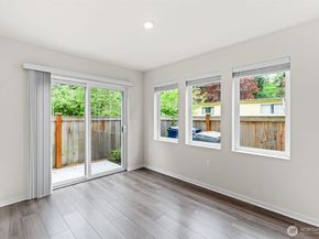 13628 Manor Way C4, Lynnwood WA 98087