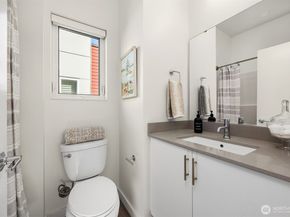 12526 15th Avenue NE D, Seattle WA 98125
