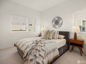12526 15th Avenue NE D, Seattle WA 98125
