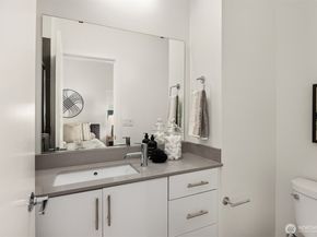 12526 15th Avenue NE D, Seattle WA 98125