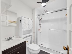 7 Harrison Street 17, Seattle WA 98109