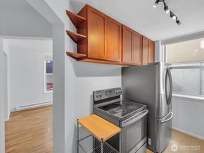 7 Harrison Street 17, Seattle WA 98109