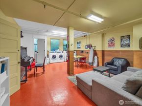 7 Harrison Street 17, Seattle WA 98109