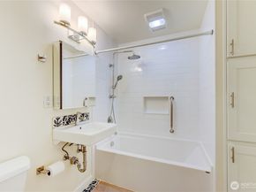 1010 Main Street, Edmonds WA 98020