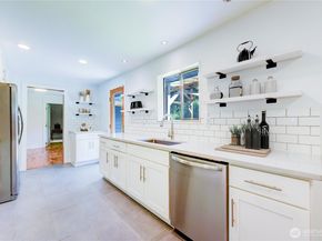 1010 Main Street, Edmonds WA 98020