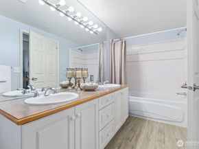 400 S 46th Place B, Renton WA 98055
