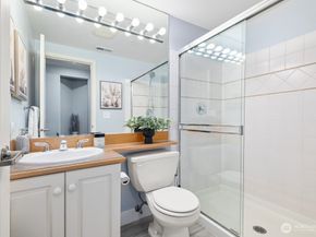 400 S 46th Place B, Renton WA 98055