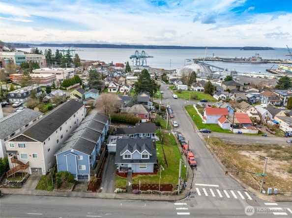 3004 W Marine View Drive, Everett WA 98201
