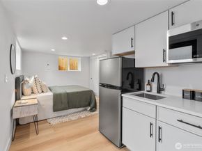 4257 W 33rd Ave W 1, Seattle WA 98199