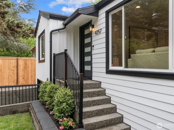 4257 W 33rd Ave W 1, Seattle WA 98199