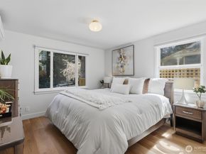 4257 W 33rd Ave W 1, Seattle WA 98199