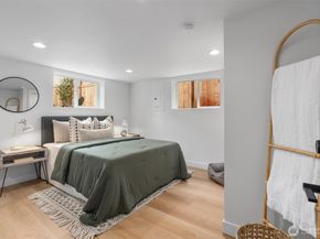 4257 W 33rd Ave W 1, Seattle WA 98199