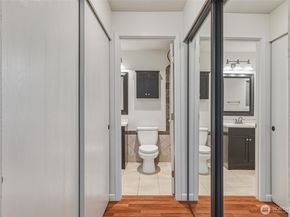 23003 Lakeview Drive 208, Mountlake Terrace WA 98043