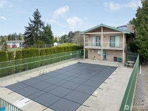 23003 Lakeview Drive 208, Mountlake Terrace WA 98043