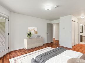 23003 Lakeview Drive 208, Mountlake Terrace WA 98043