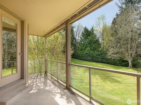 23003 Lakeview Drive 208, Mountlake Terrace WA 98043