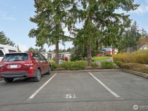 23003 Lakeview Drive 208, Mountlake Terrace WA 98043