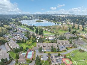 23003 Lakeview Drive 208, Mountlake Terrace WA 98043