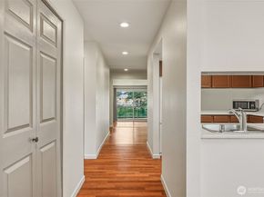 23003 Lakeview Drive 208, Mountlake Terrace WA 98043