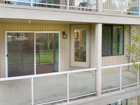 23003 Lakeview Drive 208, Mountlake Terrace WA 98043