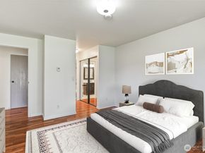 23003 Lakeview Drive 208, Mountlake Terrace WA 98043