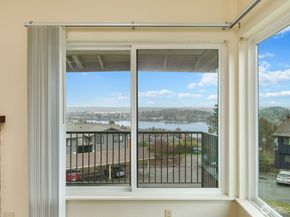 3370 Narrows View Lane NE 202, Bremerton WA 98310