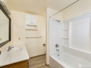 3370 Narrows View Lane NE 202, Bremerton WA 98310