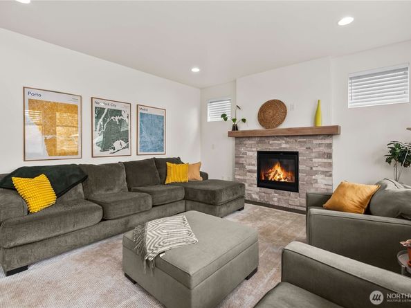 10214 SE 268th Place, Kent WA 98030
