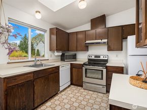 16232 2nd Place W, Lynnwood WA 98087