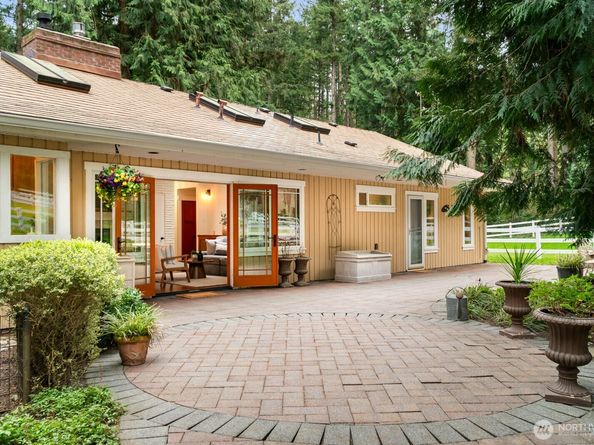 16 Bridlewood Circle, Kirkland WA 98033