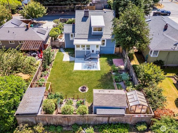610 N 125th Street, Seattle WA 98133