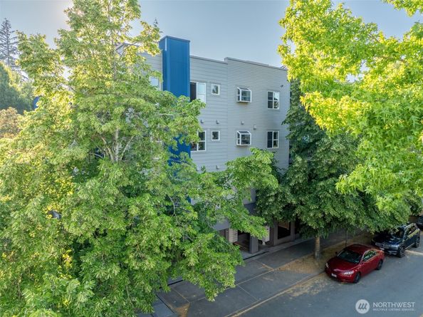 12345 Roosevelt Way NE 310, Seattle WA 98125