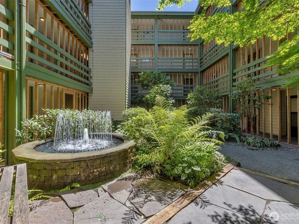 9512 1st Avenue NE 204, Seattle WA 98115