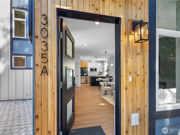 3035 A 21st Avenue W, Seattle WA 98199