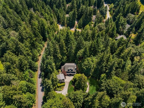 8363 NE Sumanee Place, Bainbridge Island WA 98110