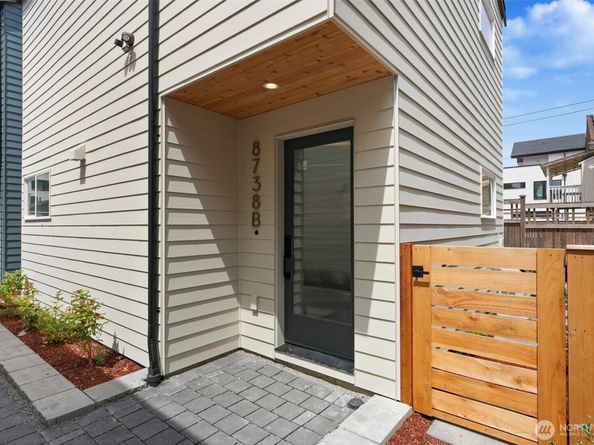 8738 B 13th Avenue NW, Seattle WA 98117