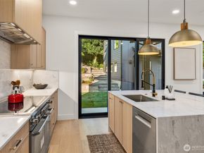 3832 32nd Avenue W, Seattle WA 98199