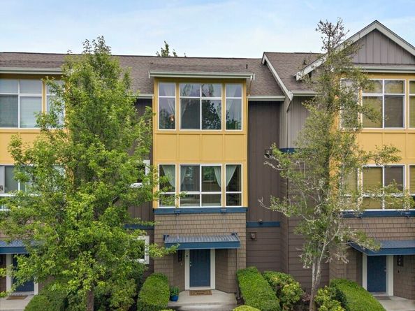 1748 24th Avenue NE, Issaquah WA 98029